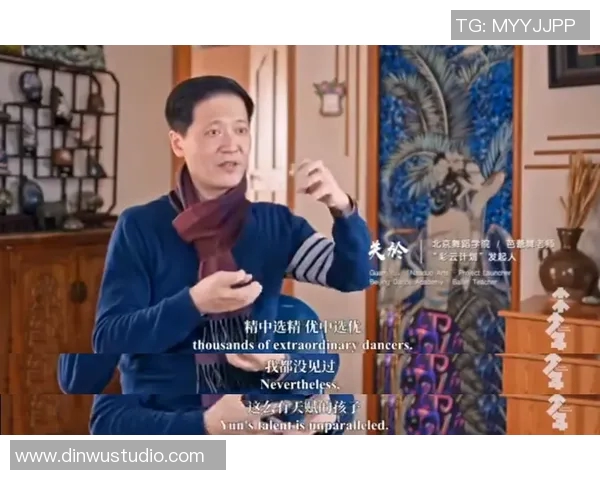 草根球星逆袭之路展现足球拼搏精神与平凡梦想力量